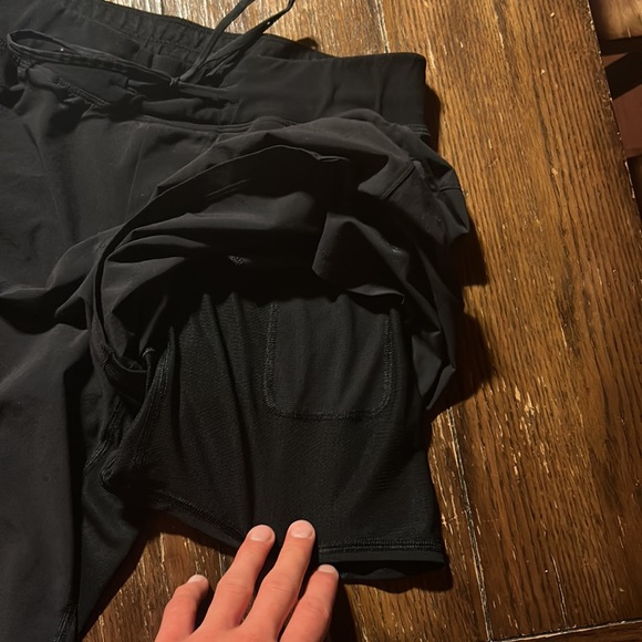 Lululemon T.H.E. Shorts black lined men’s size medium - Picture 3 of 4